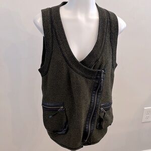 Curio New York Small Olive Green Sleeveless Vest with Zippers